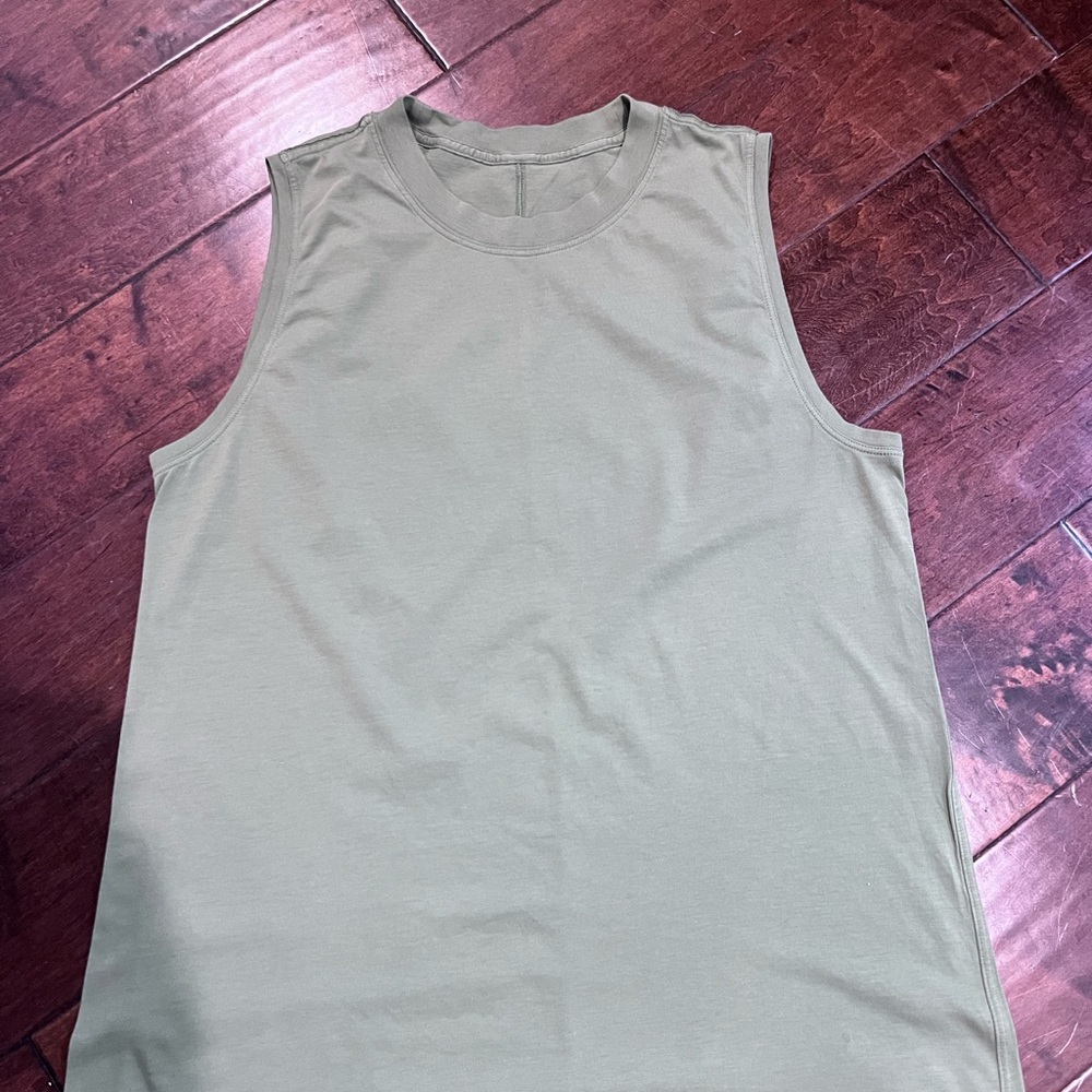 Lululemon tank top